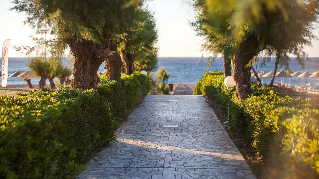 Pegasos Deluxe Beach Hotel